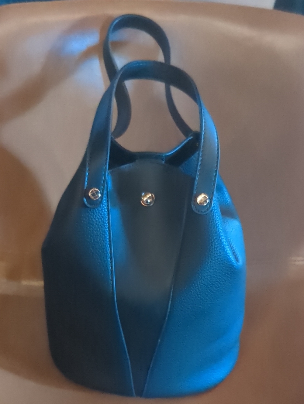 Adorable Black 🖤 Bucket Purse With Removable Liner Bag Storage Snap Top Closer